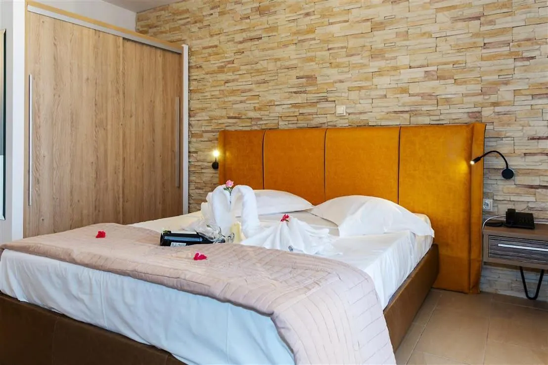 Hotel Studio Nikiti Beach